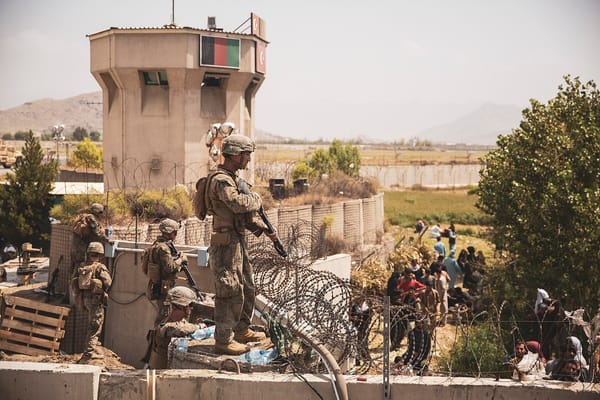 Trump in trattative con i talebani per ripristinare presenza militare Usa nella base di Bagram