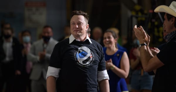 Tesla vuole pagare Musk mille miliardi