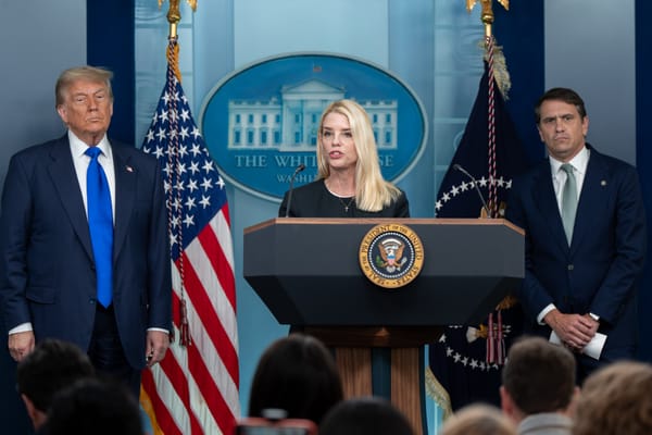 Trump sollecita l'incriminazione dei suoi rivali politici