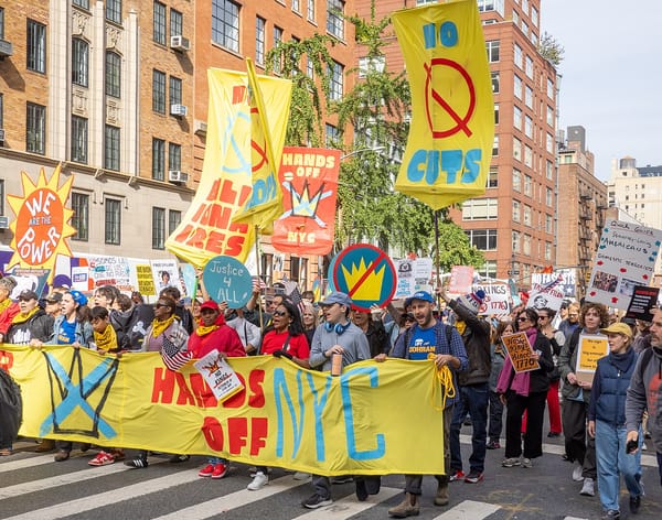 Milioni di persone scendono in piazza contro Trump nelle proteste "No Kings"