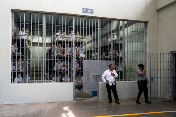 Gli Stati Uniti hanno promesso di consegnare informator a El Salvador per l'accordo sui rimpatri