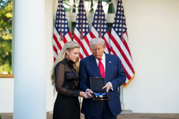 Trump premia postumo Charlie Kirk e lo paragona a Socrate e Martin Luther King