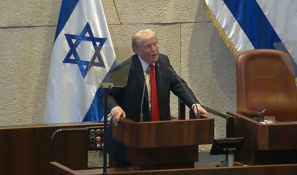 Trump annuncia "l'alba storica di un nuovo Medio Oriente"