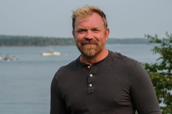 Un candidato Dem in Maine ha un tatuaggio nazista