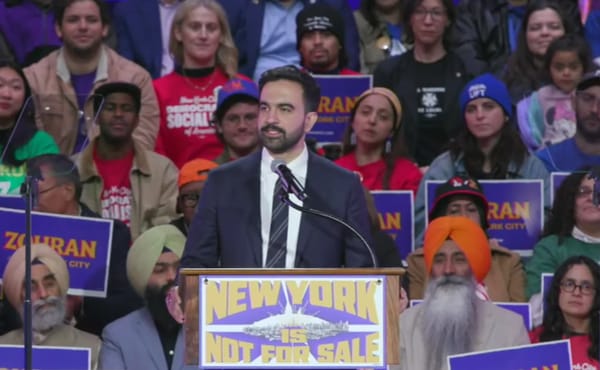 Mamdani unisce Sanders, AOC e la governatrice Hochul