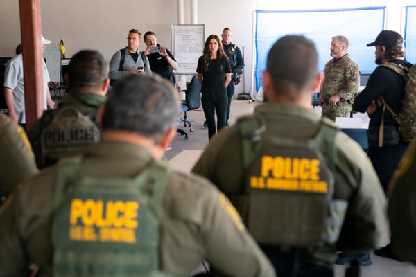 Un giudice ordina il rilascio di centinaia di immigrati arrestati a Chicago