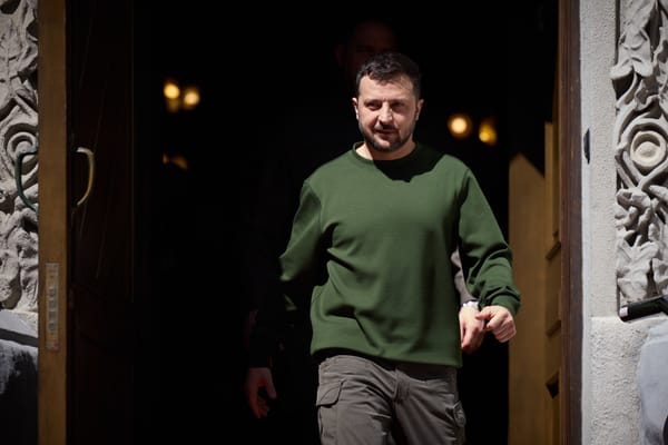 Zelensky e i consiglieri di Trump parlano per ore di pace: stallo sui territori