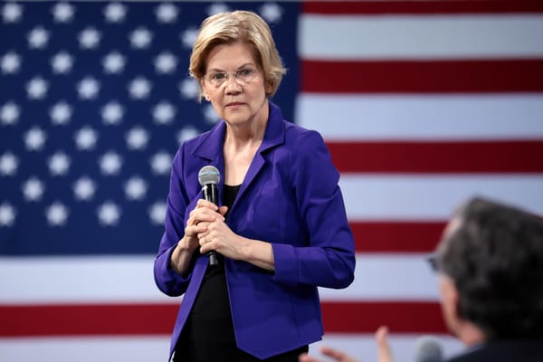 Trump chiama Elizabeth Warren dopo un suo discorso contro di lui