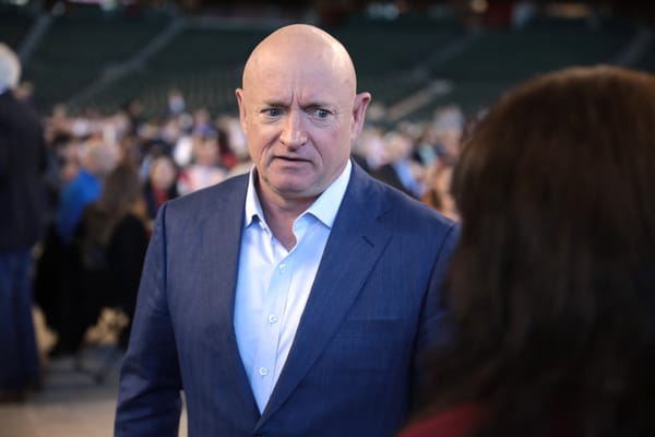 Mark Kelly prepara la corsa alla Casa Bianca