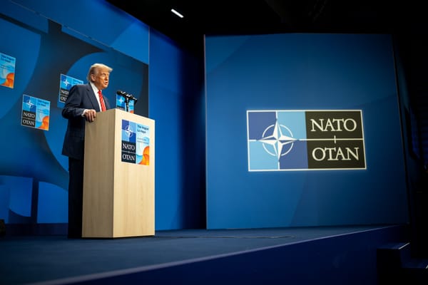 Gli Stati Uniti riducono presenza militare nelle strutture NATO