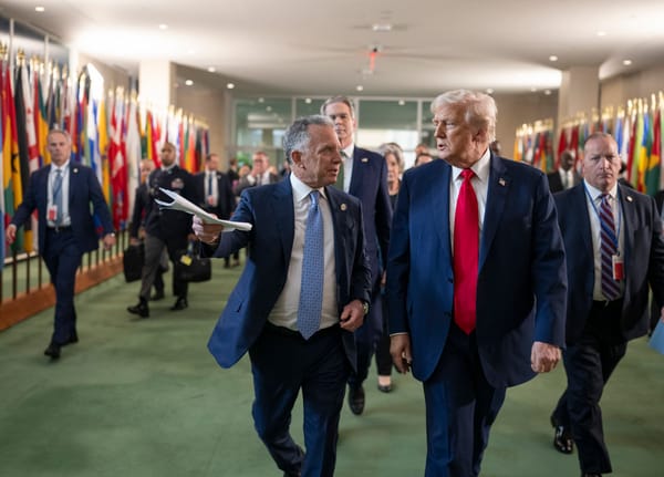 Incontro segreto a Parigi tra inviati di Trump e Putin sul piano di pace per l'Ucraina