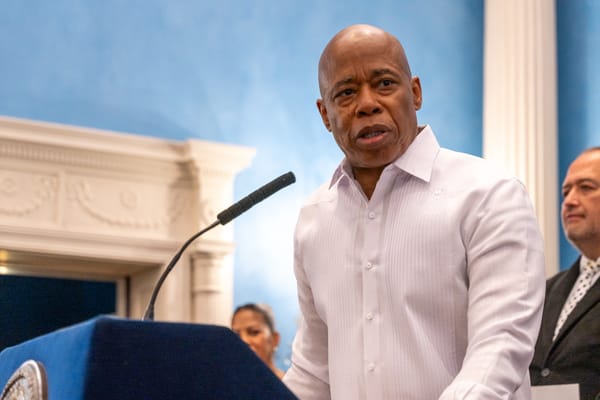 L'ex sindaco di New York lancia la sua criptovaluta per combattere l'antisemitismo