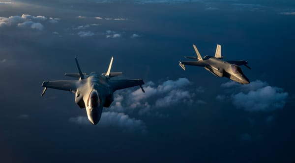 Trump valuta attacchi militari contro l'Iran mentre continuano le proteste