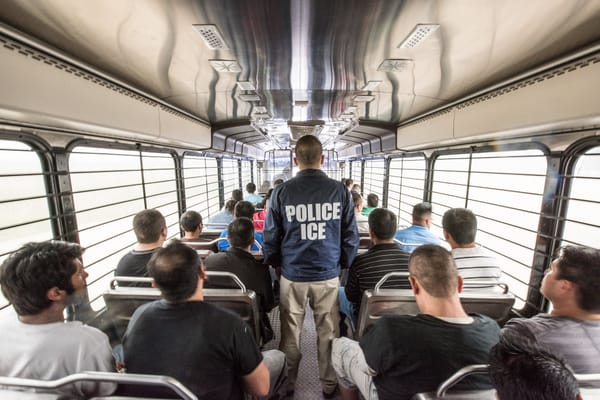 La polizia anti-immigrazione spenderà 38 miliardi di dollari per nuovi centri per le espulsioni