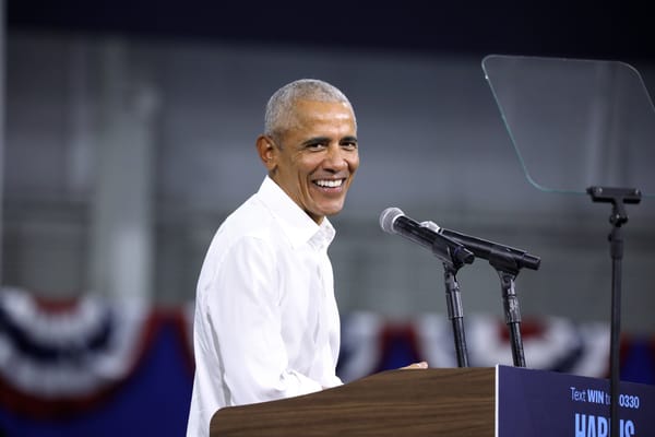 Obama critica la "pagliacciata" in atto nella politica americana dopo il video razzista di Trump