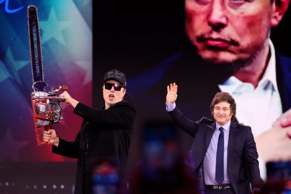 Come ChatGPT è stato usato per cancellare borse di studio sull'Olocausto e le scienze umane