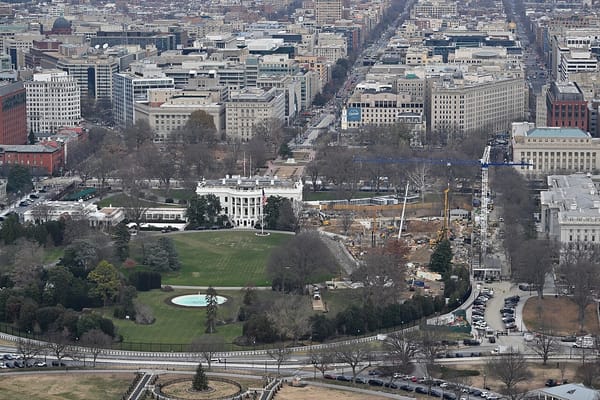 La commissione controllata da Trump approva la sala da ballo della Casa Bianca