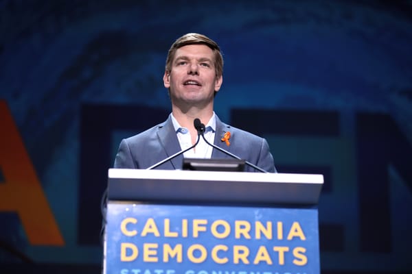 Il candidato Dem a governatore della California Swalwell accusato di violenza sessuale