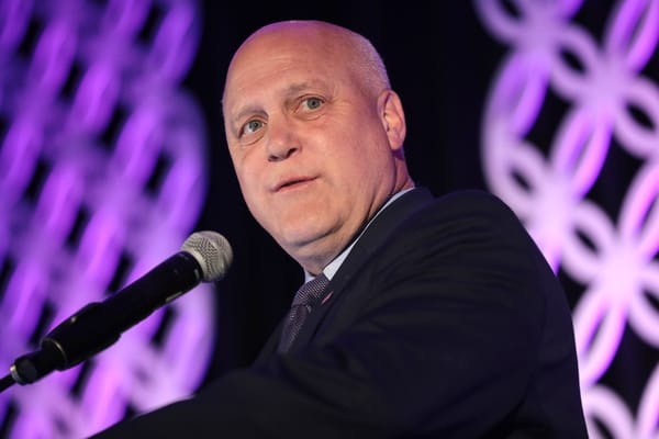 Mitch Landrieu valuta una corsa alla Casa Bianca nel 2028