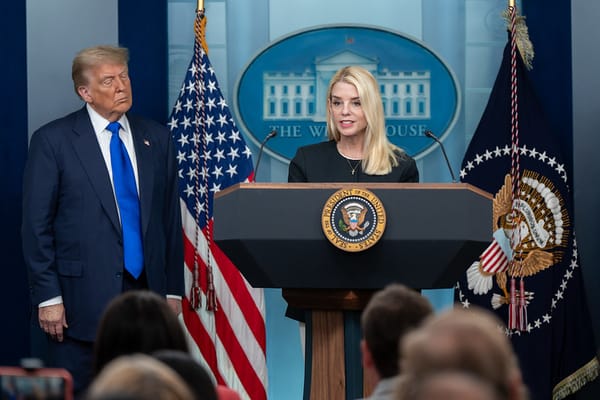 Trump silura Pam Bondi dal Dipartimento di Giustizia