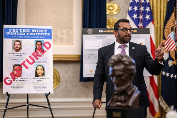 Il direttore dell'FBI fa causa all'Atlantic e chiede 250 milioni di dollari