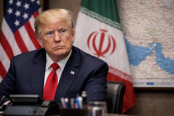 Trump tra negoziati e minacce: “accordo possibile”, ma attacchi da martedì senza intesa