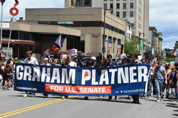 Platner in leggero vantaggio su Collins in Maine, in un'elezione che può decidere il Senato