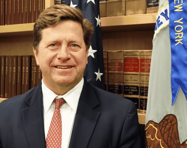 Trump nomina Jay Clayton a capo dell'intelligence dopo le critiche su Pulte