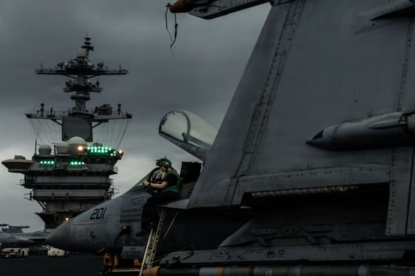 Gli Stati Uniti bombardano l'Iran per la seconda notte, Teheran attacca le basi nel Golfo