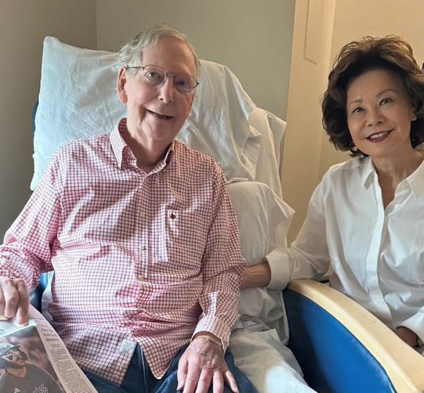 McConnell spiega il ricovero: una caduta e una polmonite, ma non può ancora tornare al Senato