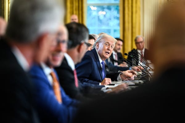 Trump ha continuato a comprare e vendere titoli petroliferi durante la guerra con l'Iran