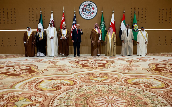 Gli alleati del Golfo non si fidano più di Trump: in discussione anche le basi militari americane