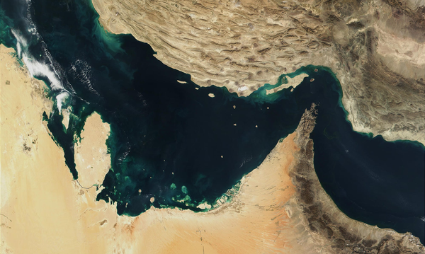 L’Iran detta le condizioni su Hormuz, gli arsenali Usa frenano Trump