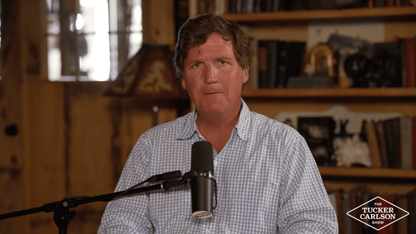 Tucker Carlson accusa Trump di essersi dimostrato "incapace di leadership" sull'Iran