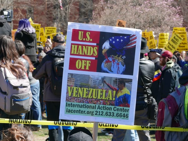 Venezuela, il maxi accordo sul petrolio: 17 aree assegnate a North American Blue Energy