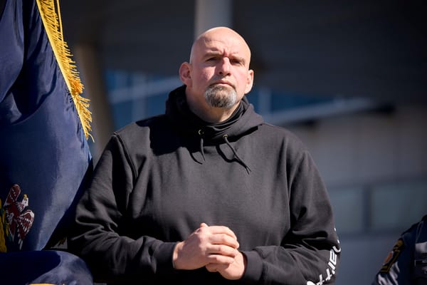 Fetterman, il senatore sempre più lontano dai democratici e dai suoi elettori