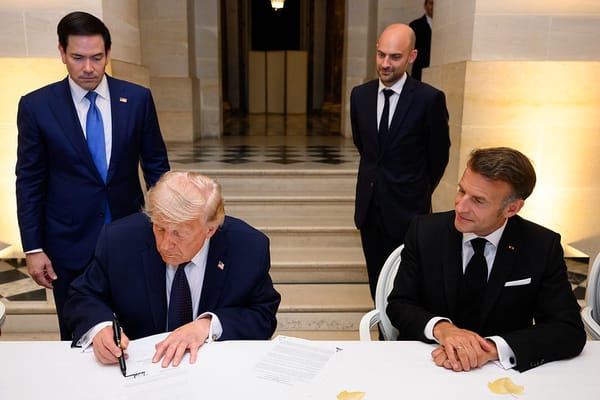 Trump davanti al bivio sull’Iran, mentre l’ONU accusa gli USA di crimini di guerra