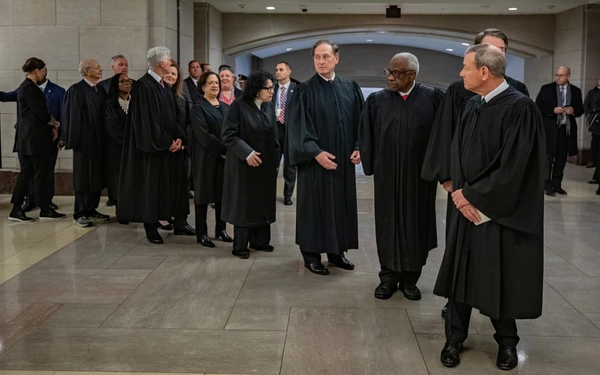 La Corte Suprema dà il via libera agli spot politici scontati per le midterm