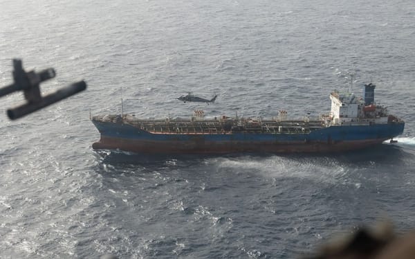 Iran e Stati Uniti, la guerra delle petroliere torna a bloccare Hormuz