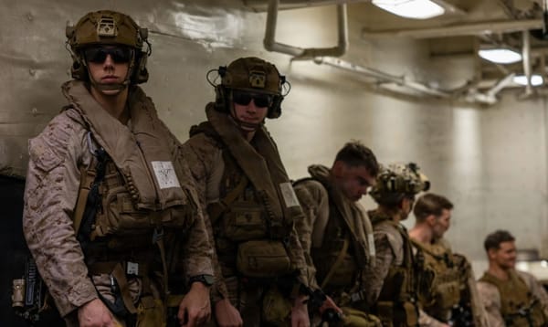 Hormuz, otto marines feriti in un attacco iraniano mai annunciato dal Pentagono