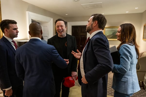Perché Elon Musk è tornato a finanziare i repubblicani alle midterm