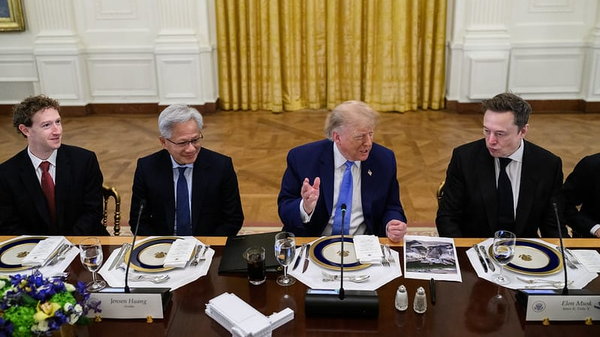 Telegraph: è stato Musk a proporre a Trump di limitare Starshield per l’Ucraina