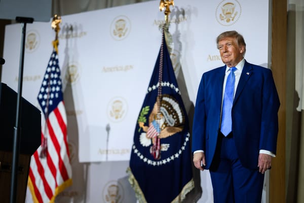 Trump attacca i "comunisti", ma il suo governo entra nel capitale di decine di aziende