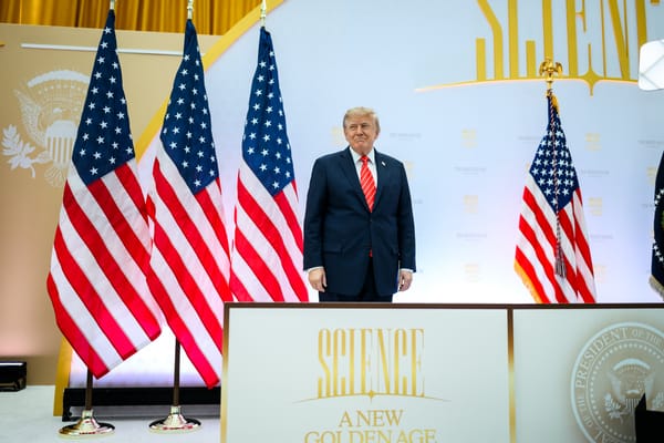 La Casa Bianca di Trump torna nel caos nelle ultime settimane prima delle midterm