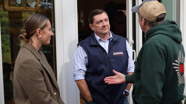 Le contraddizioni di Troy Jackson, il candidato Dem al Senato in Maine